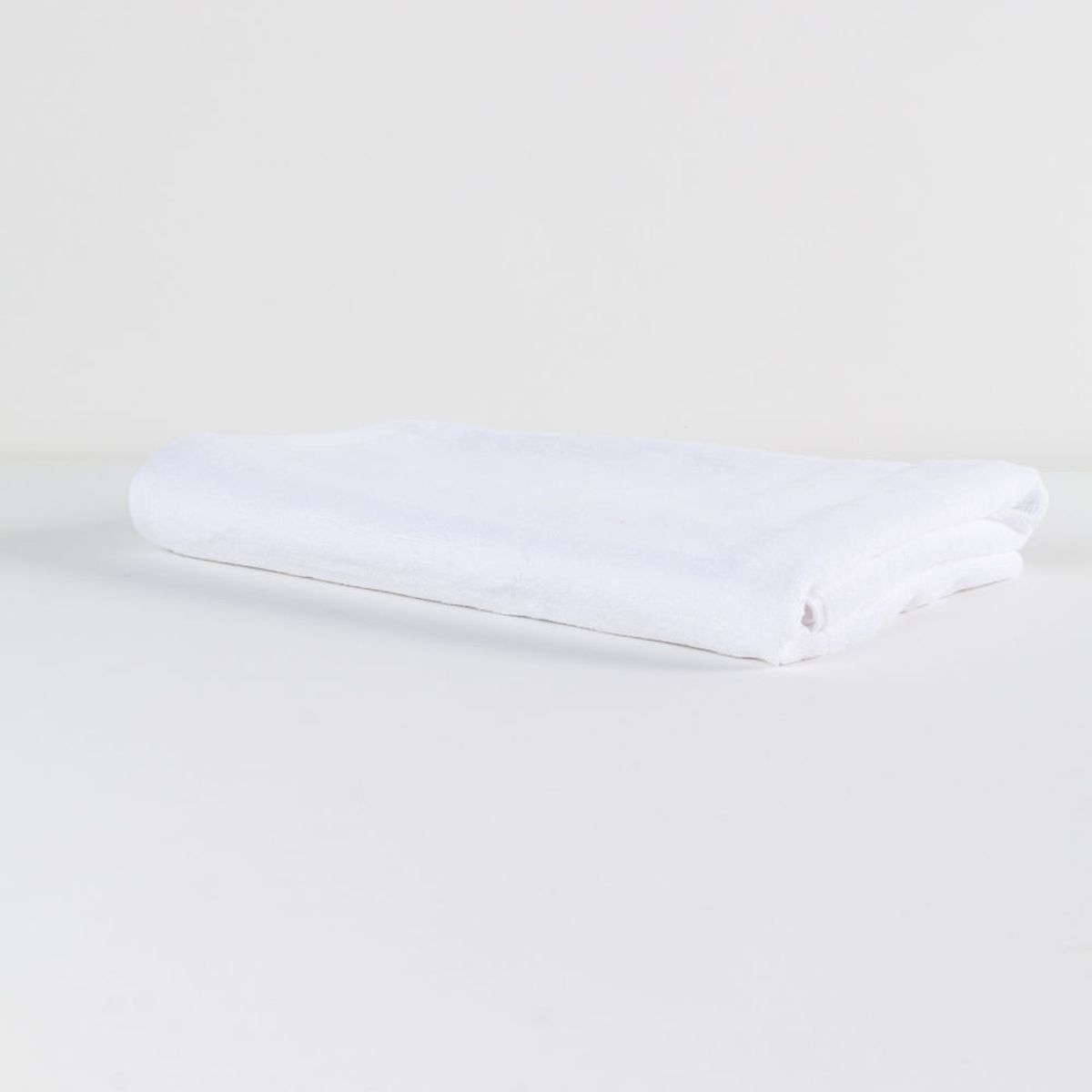 DISTRIHOGAR - Toalla Cuerpo Basil 630 gr Algodón 90 x 180 cm