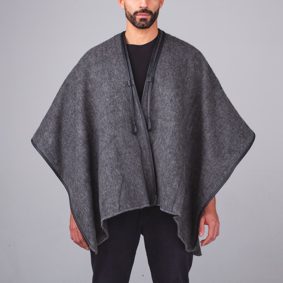 MARIO HERNANDEZ - Ruana boyacense grafito Nobsa