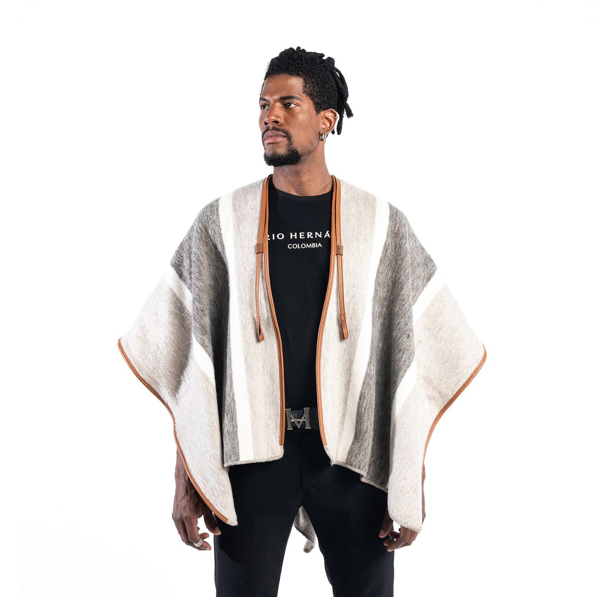 MARIO HERNANDEZ - Ruana Boyacense Gris Nobsa