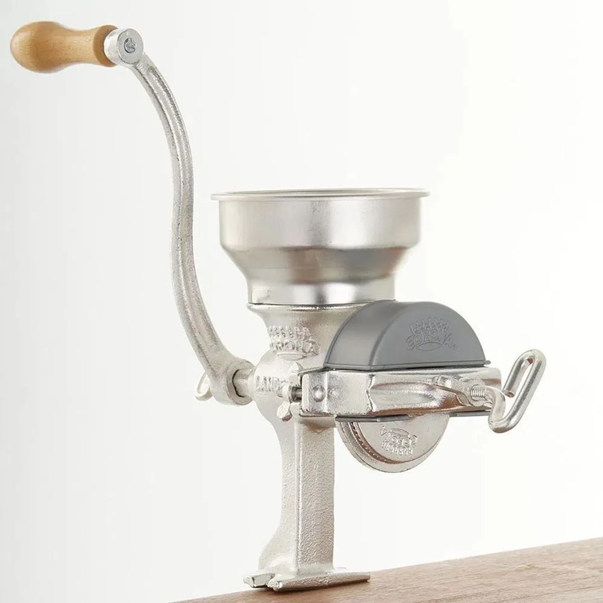 CORONA - Molino para Grano Corona Tradicional Tolva Baja L14200