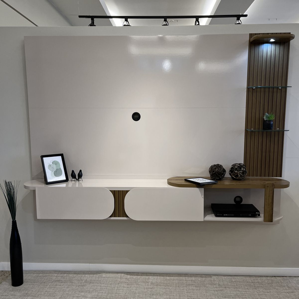 BERTOLINI - Panel Mueble de TV 70 Luxury Incluye Soporte TV Y Luces LED