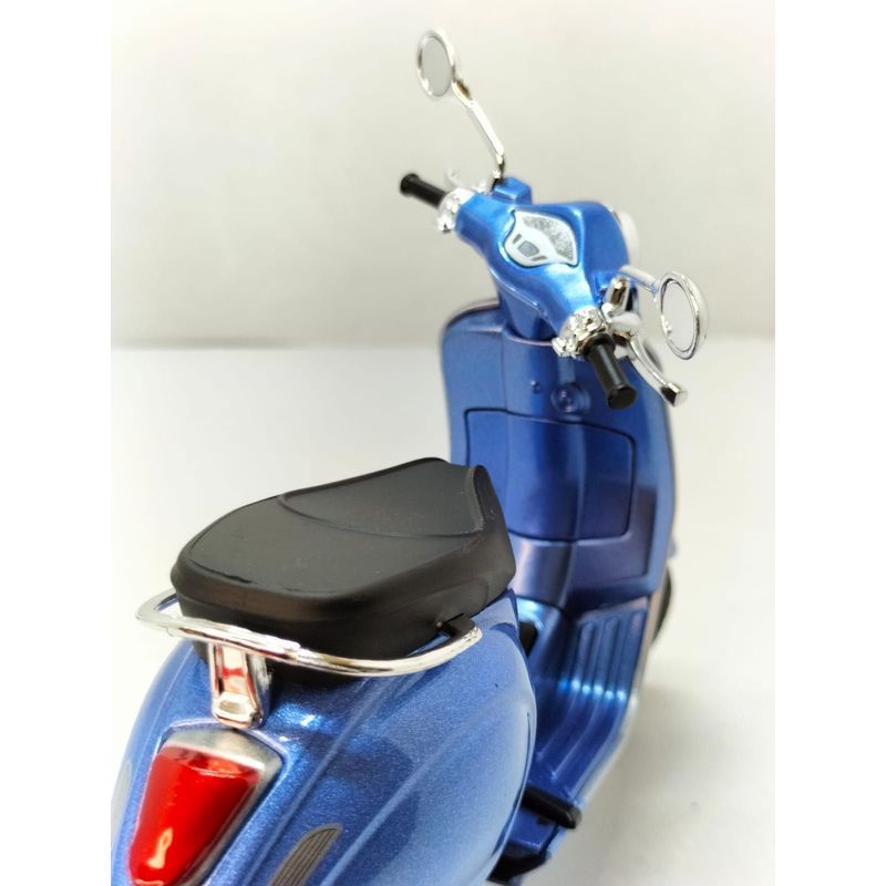 MAISTO - MOTO VESPA AZUL MAISTO ESCALA 1-12 de Coleccion