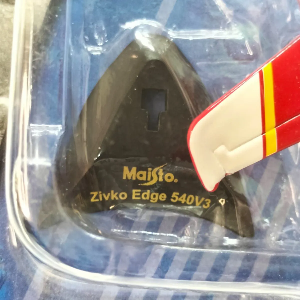 MAISTO - AVIÓN ZIVKO EDGE540V3 ESCALA 1300 DE COLECCIÓN