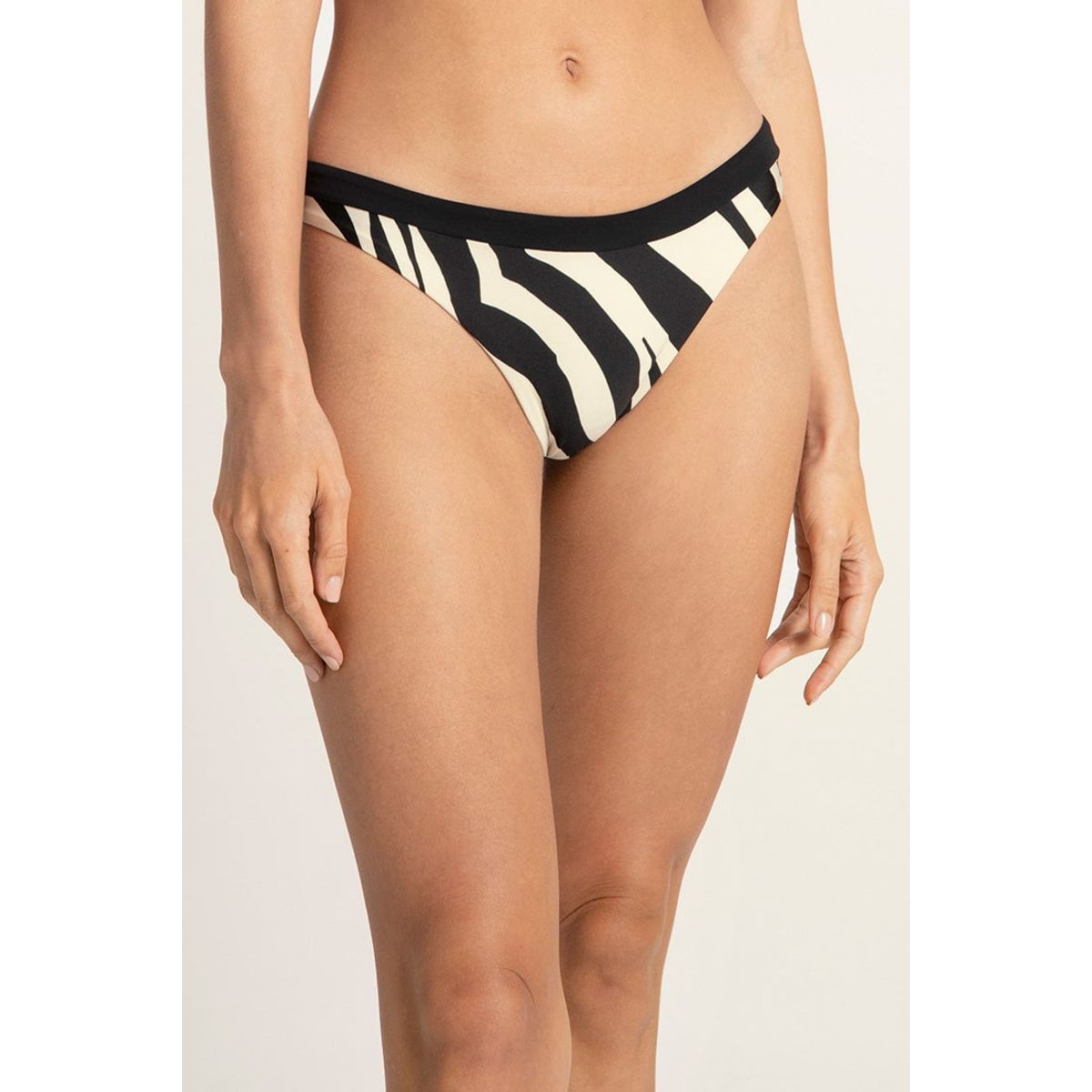 TOUCHE BALNEAIRE - Traje de baño Panty Para Dama  Marca Touche Balneaire Ref 0U49041XS