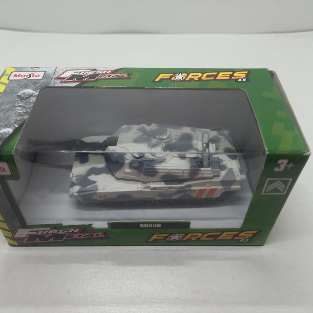 MAISTO - CARRO TANQUE DE GUERRA BRAVO ESCALA 1-43 DE COLECCIÓN