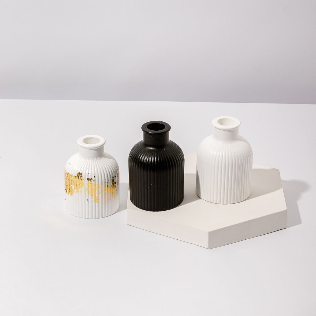 DECORACIONES ALE Y GABI - Jarrón Decorativo Kalio Negro 8CMS X 11CMS