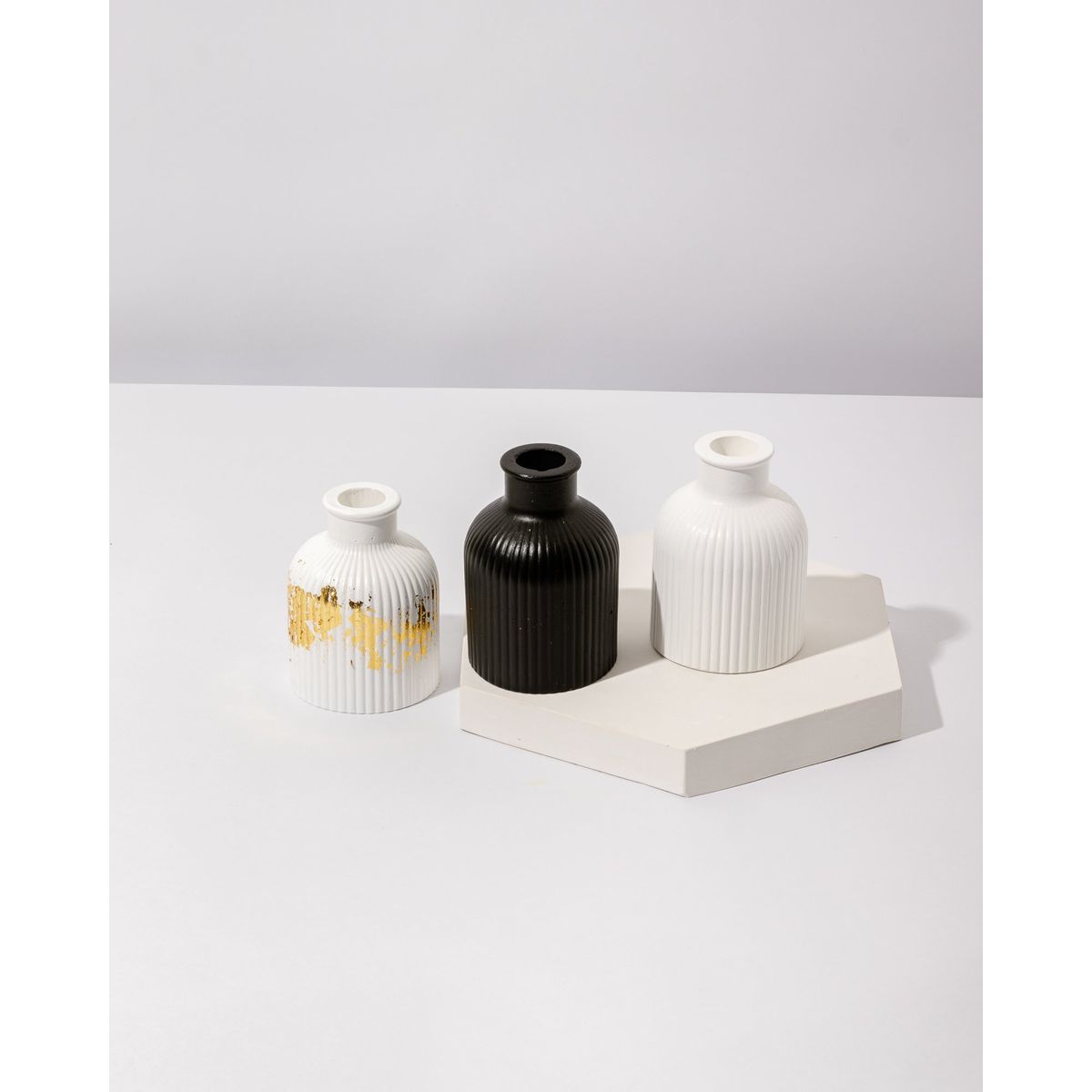 DECORACIONES ALE Y GABI - Jarrón Decorativo Kalio Negro 8CMS X 11CMS