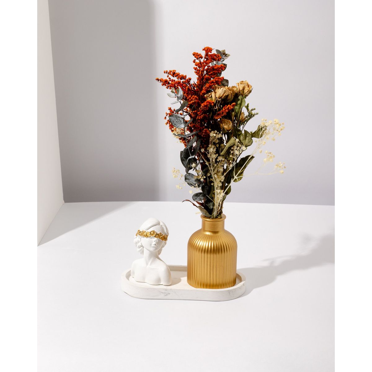 DECORACIONES ALE Y GABI - JARRON BASE DECORATIVA Y ADORNO KALIO DORADO Y FLORES