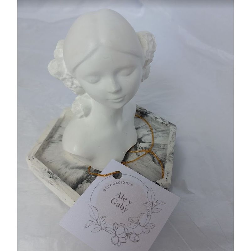DECORACIONES ALE Y GABI - Adorno Decorativo Muñeca 9x9cms