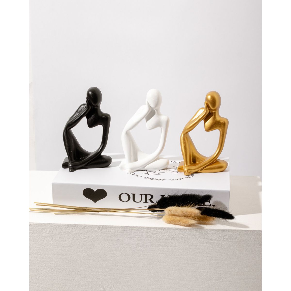 DECORACIONES ALE Y GABI - Adorno Decorativo Escultura Pensante Negro 9x14cms