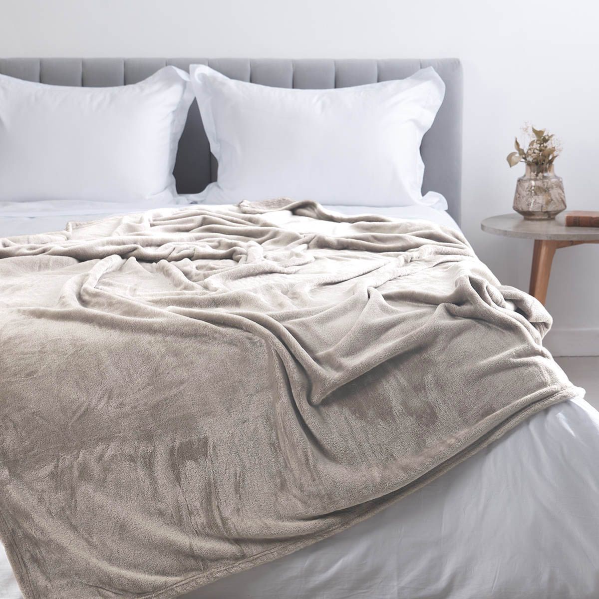 DISTRIHOGAR - Cobija Piatto Essencial 250 gr Gris 150 x 200 cm