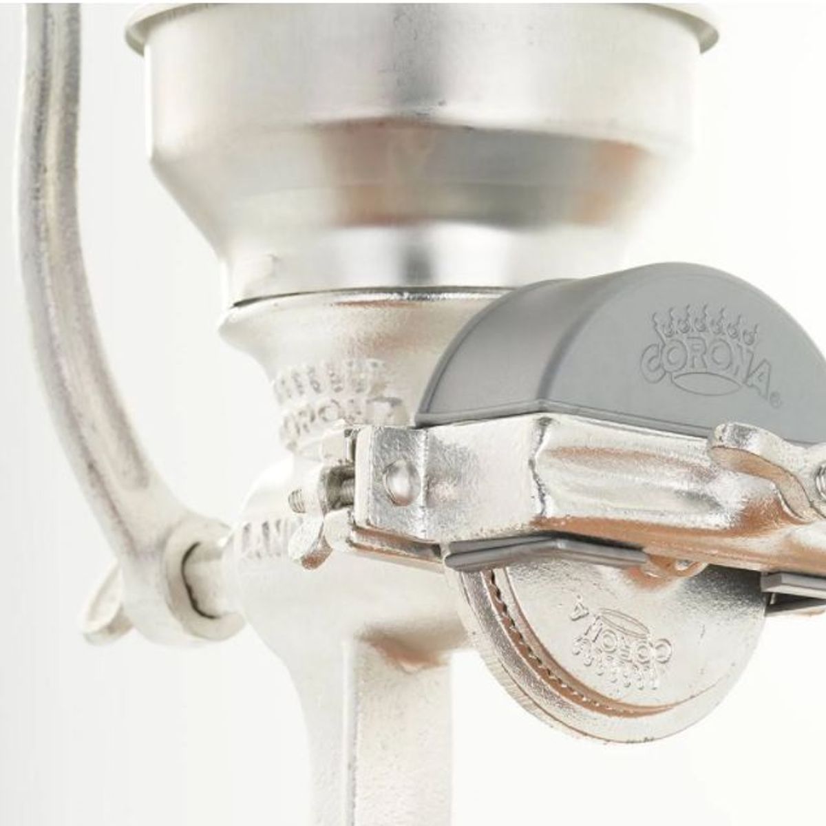 CORONA - Molino Para Granos Corona Tradicional Tolva Baja