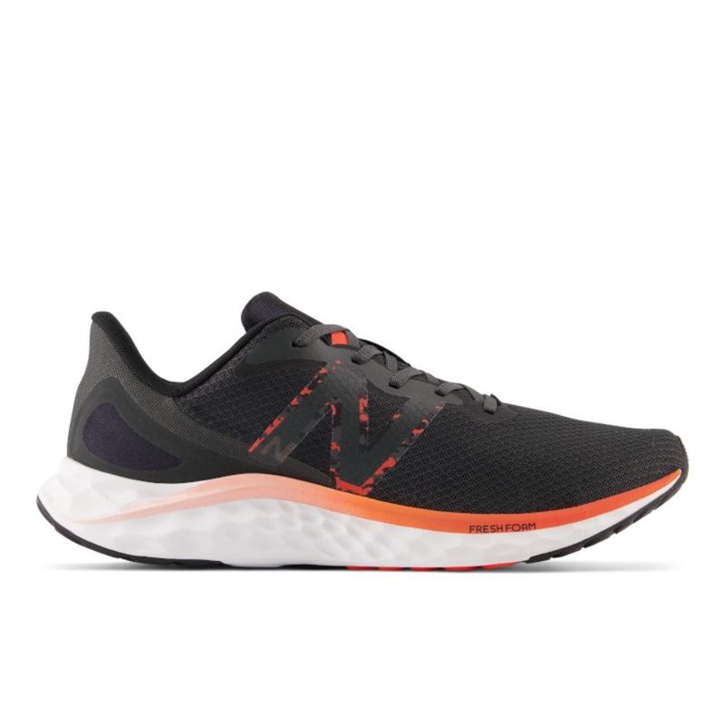 NEW BALANCE - Tenis New Balance Fresh Foam Arishi V4-Negro/Naranja
