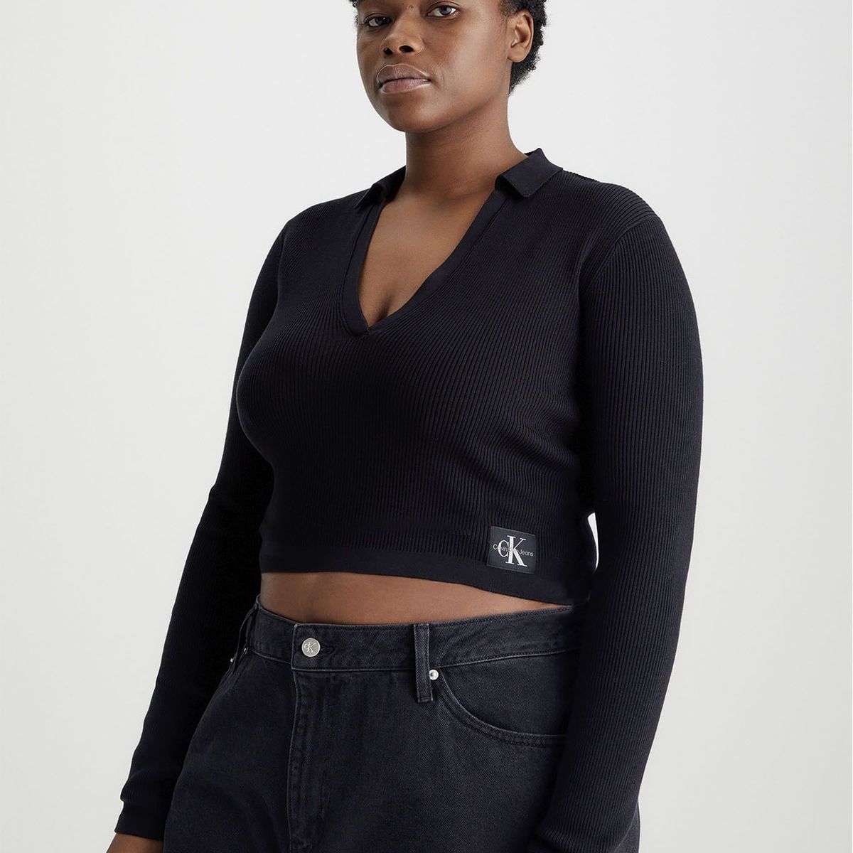 CALVIN KLEIN - Saco Negro Cropped Con Cuello En V Para Mujer Calvin Klein