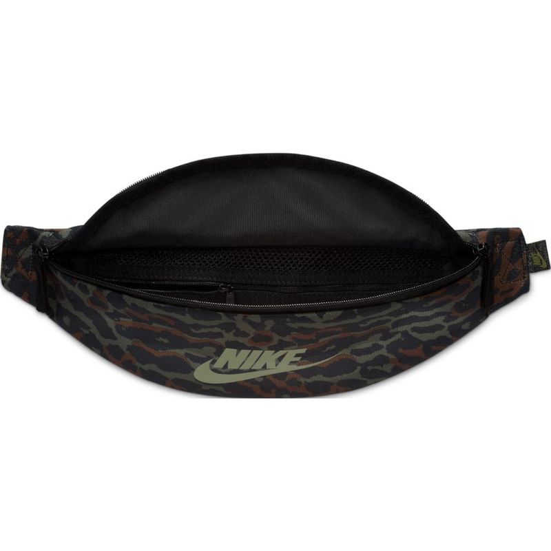 NIKE - Canguro Nike Sportswear Heritage Caminal-Camuflado