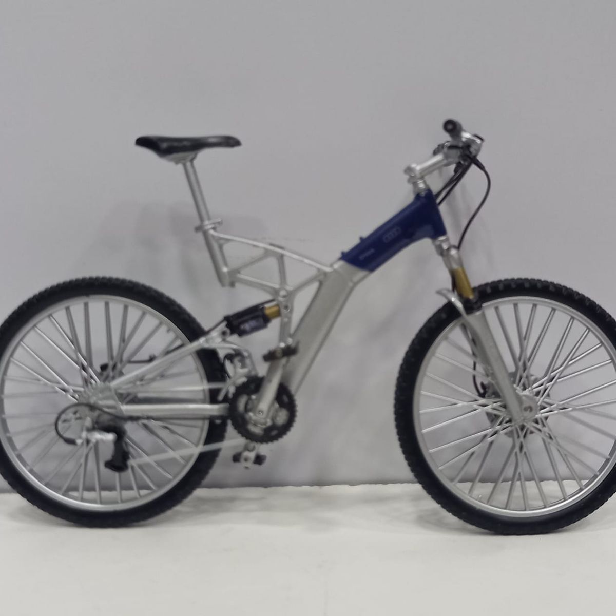 WELLY - BICICLETA AUDI DESING CROSS A ESCALA 110