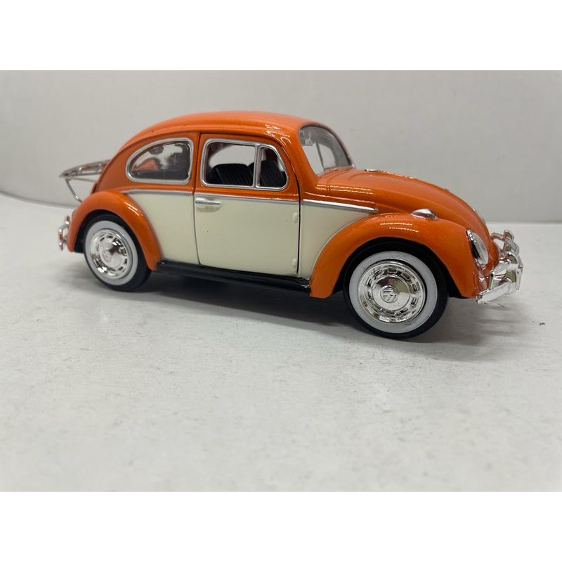 MOTORMAX - CARRO VOLKSWAGEN BEETLE NARANJA 1966 a Escala 1:24