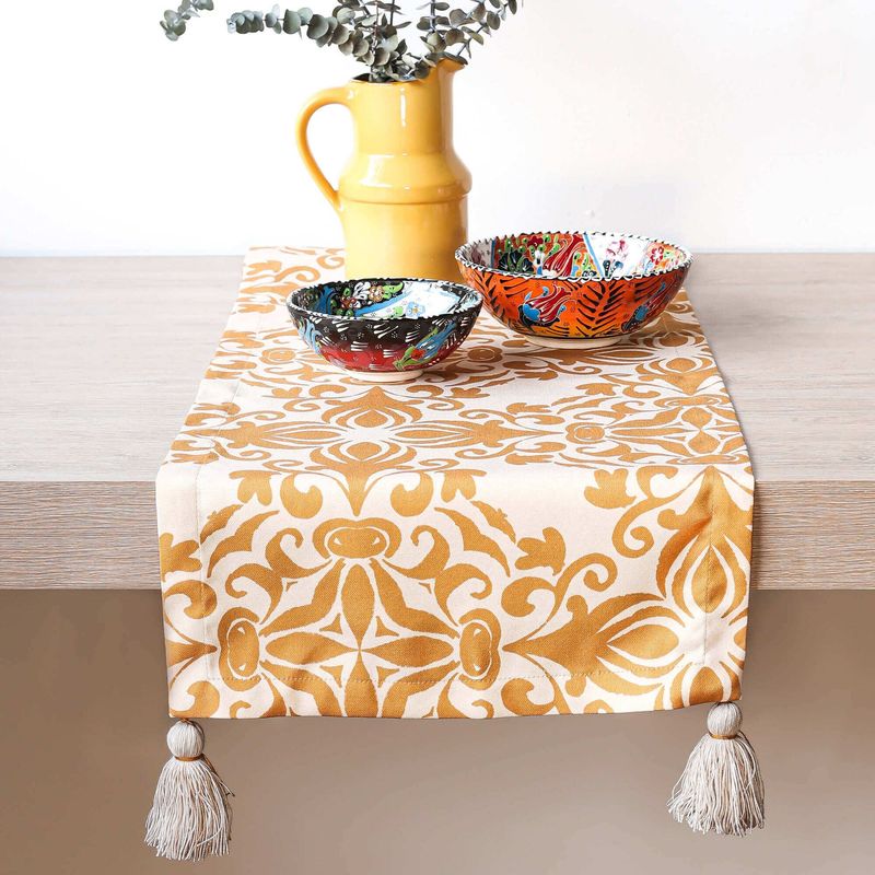SOLERO - Camino de mesa Azulejo mostaza 1.80 x 40 cm con borlas