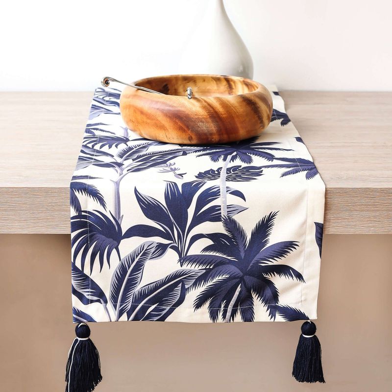 SOLERO - Camino de mesa Platano azul 1.80 x 40 cm con borlas