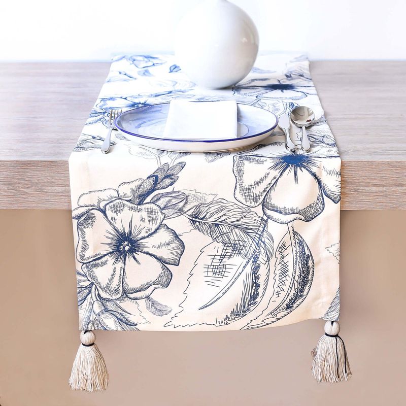 SOLERO - Camino de mesa Floral Azul 2.40 x 40 cm con borlas