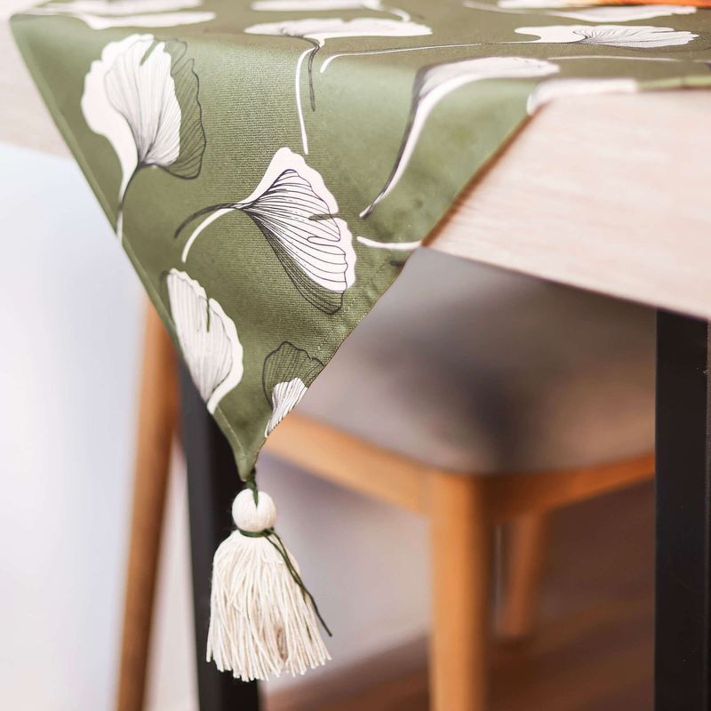 SOLERO - Mantel Hoja Ginkgo 1.50x 1.50 cm con borlas
