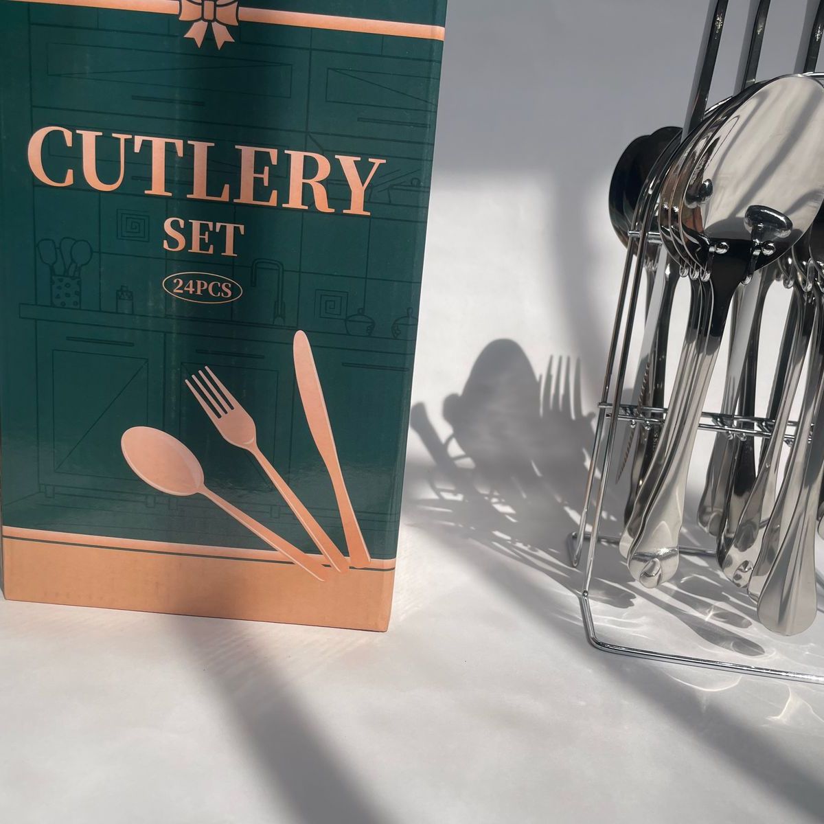 LANZURY IMPORTACIONES - Juego de cubiertos de 24 piezas de acero inoxidable PLATEADO