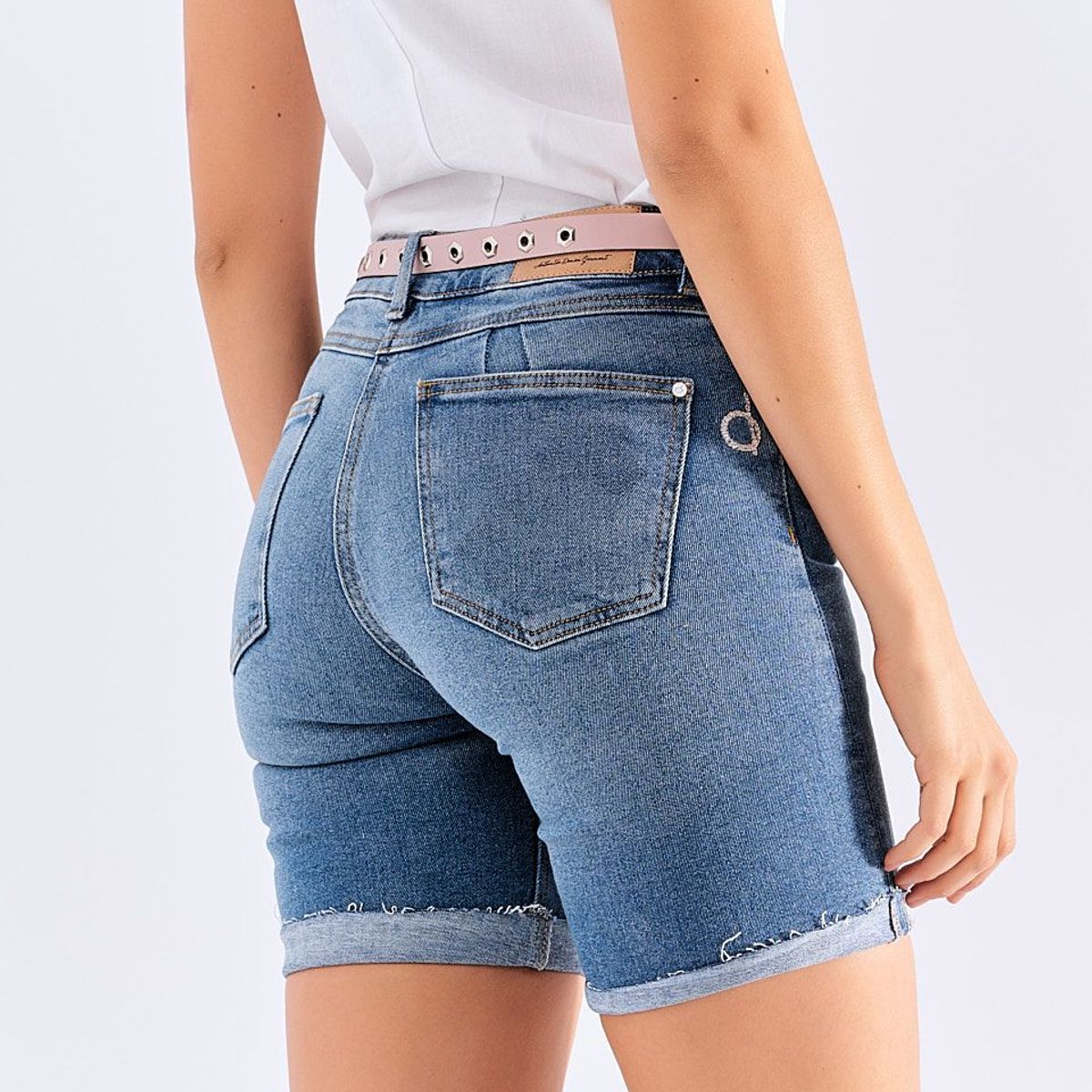 DEREK - Short Mujer Largo En Indigo Con Proceso  Derek