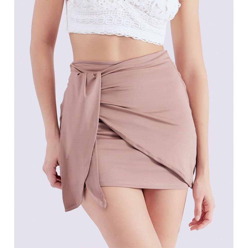 DEREK - Falda Corta Para Mujer Unicolor Con Fruncido Delantero Derek