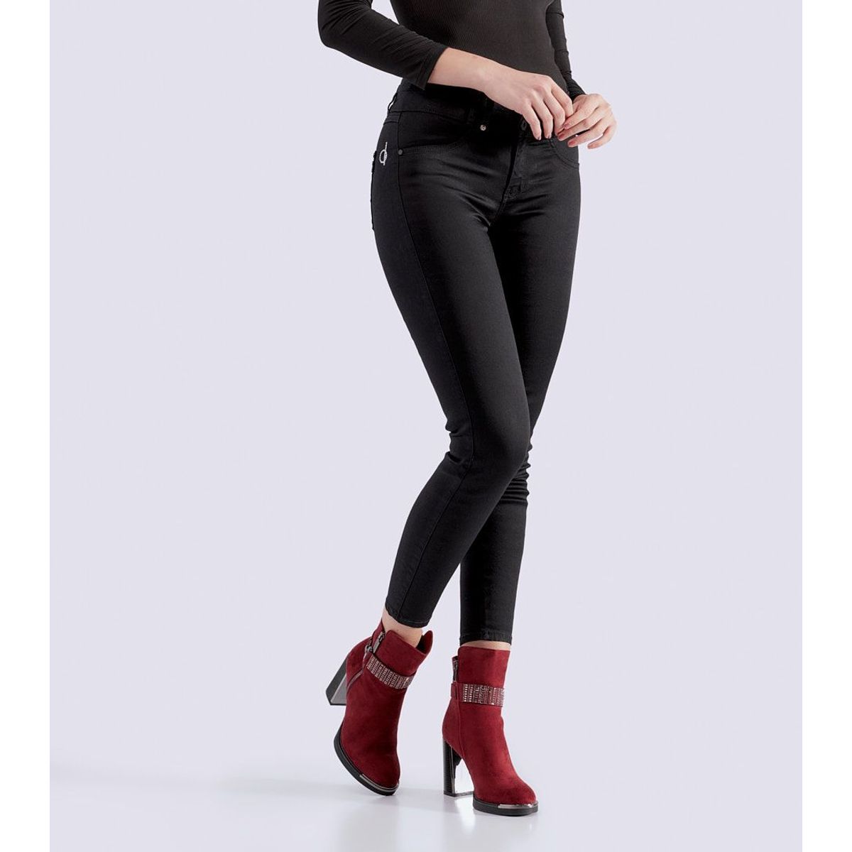 DEREK - Jean Con Corte En Pretina  Y Bota Skinny Derek