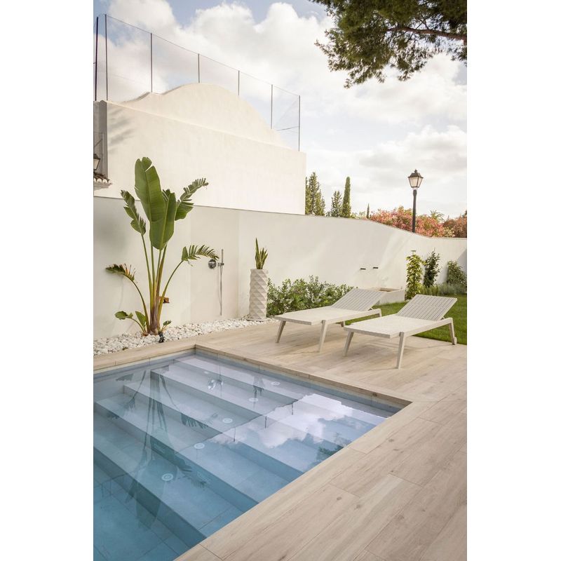 VONDOM - COMBO DE 2 ASOLEADORA + 1 MESA AUXILIAR ECRU SPRITZ VONDOM EN POLIPROPILENO