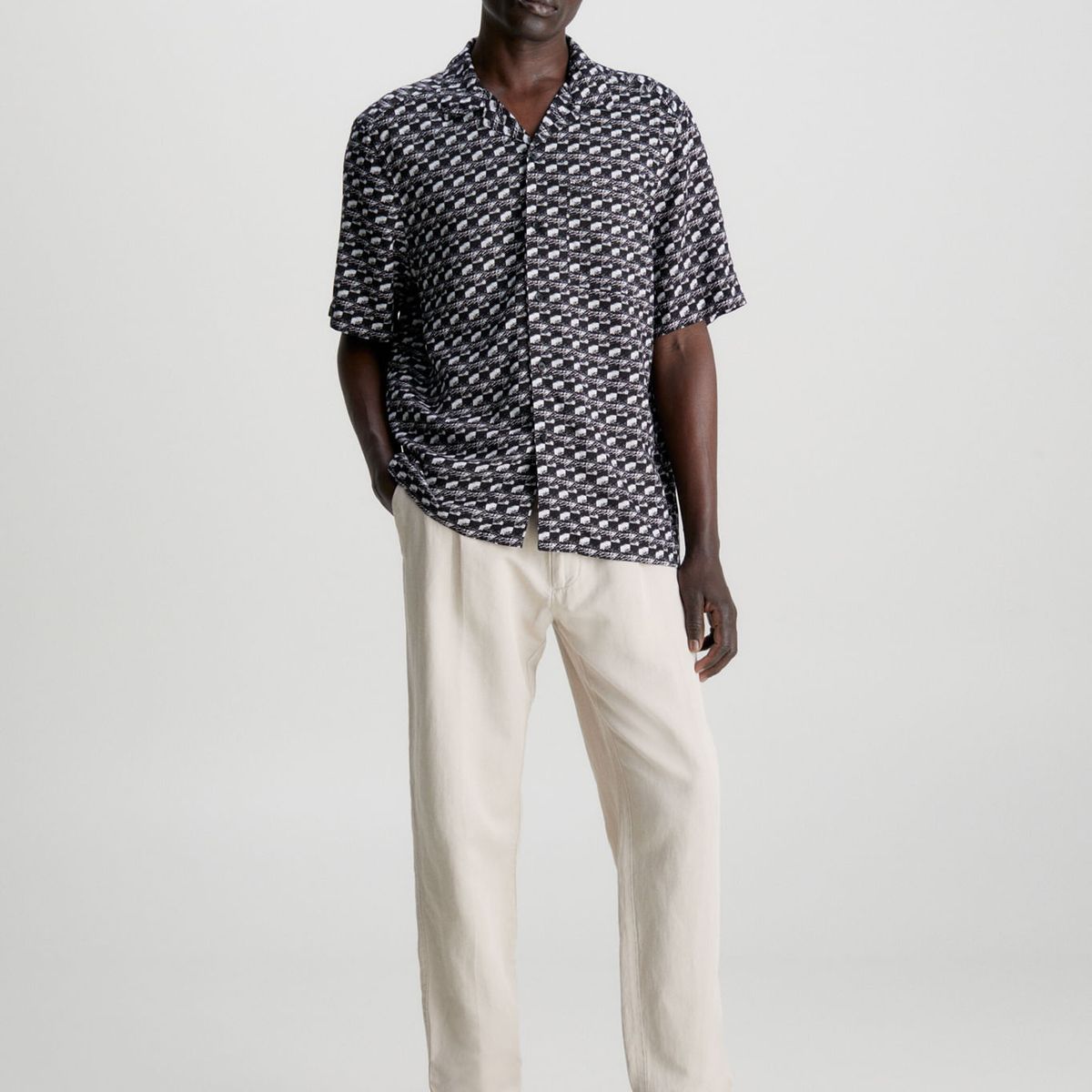 CALVIN KLEIN - Camiseta Negro Boxy Con Estampado De Bolos Calvin Klein