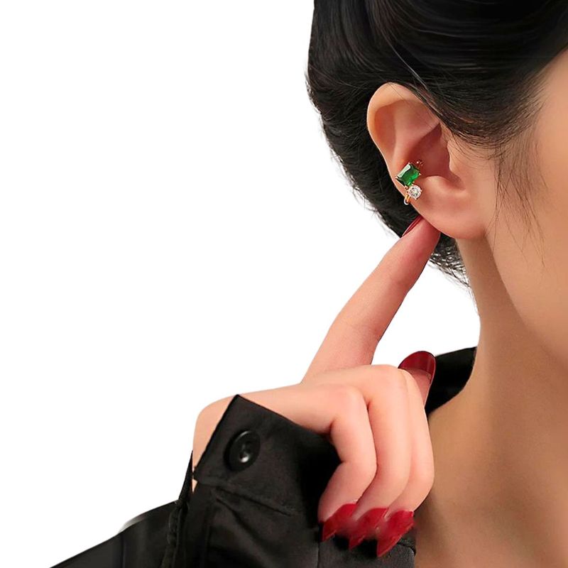 ACCESORIOS DE EVA - Arete Ear Cuff Simulador Esmeralda_.