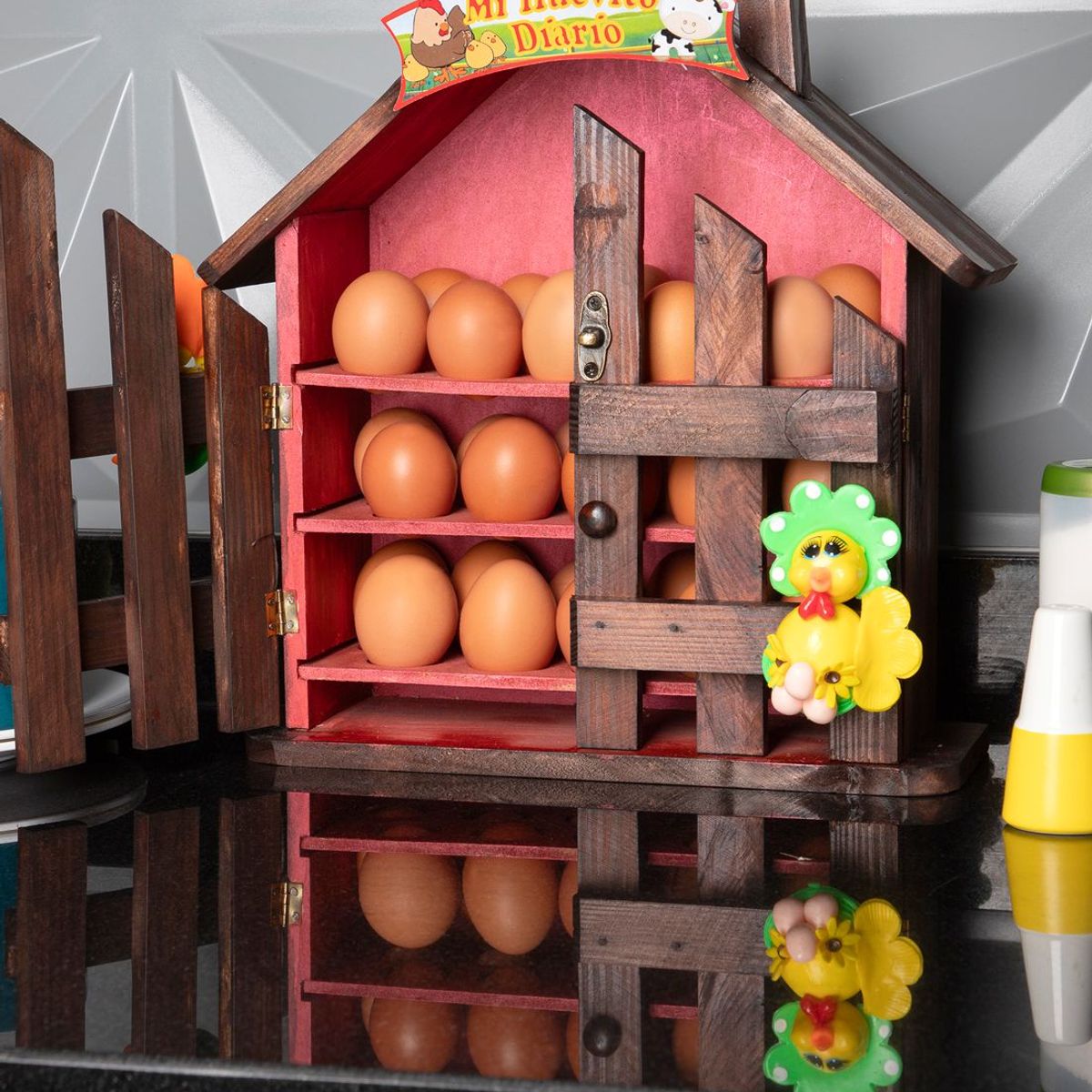 GENERICO - Huevera Organizador en Madera tipo Casa X 30 Unidades INCO 01 Rojo
