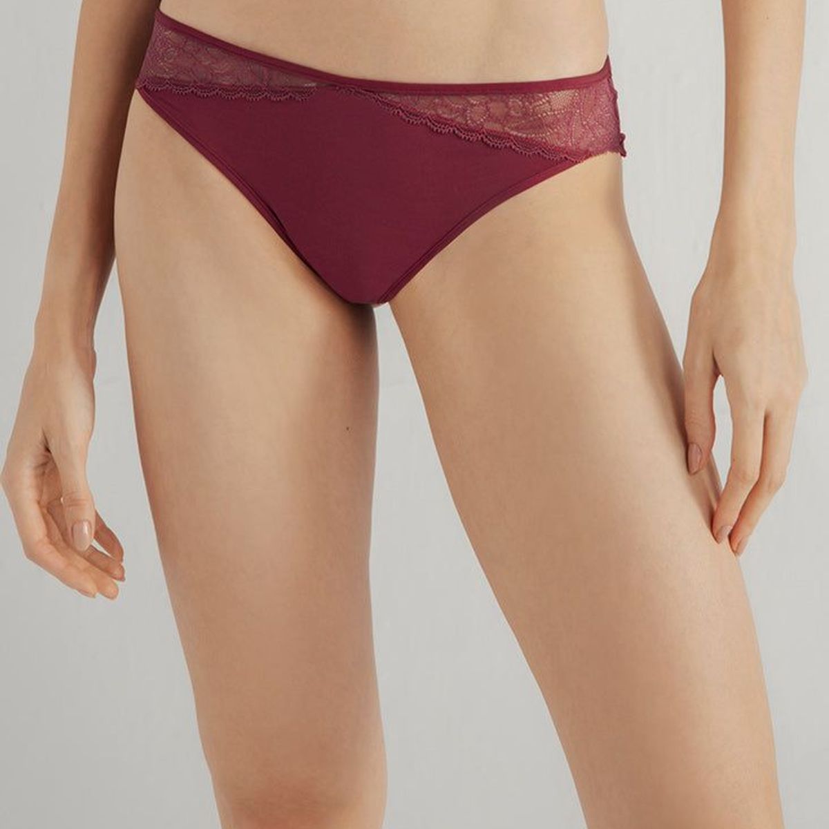 OPTIONS INTIMATE - Panty brasilera para Dama Marca Options Intimate Referencia 1130R41_.