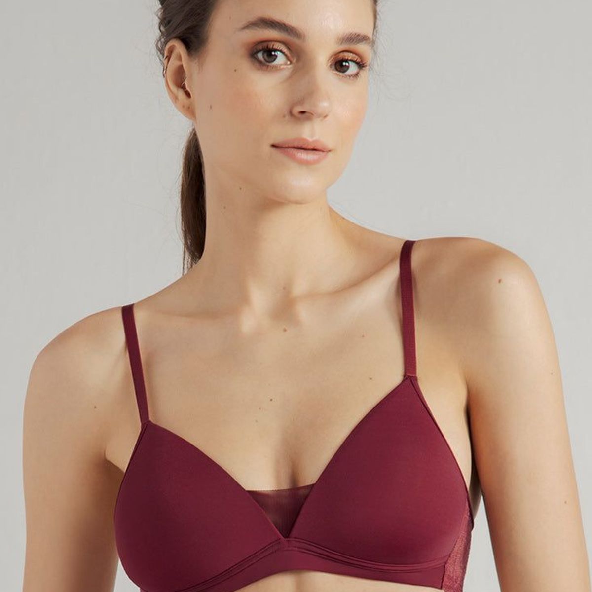 OPTIONS INTIMATE - Brasier con copa para Dama Marca Options Intimate Referencia 1445041_.