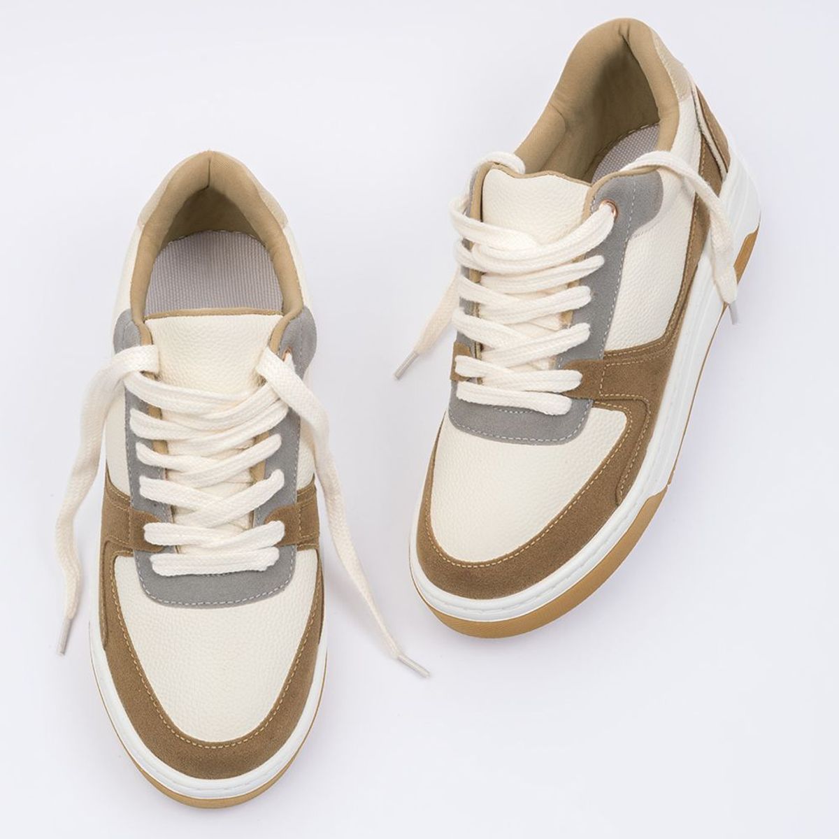 OCLOCK - Tenis Asia Crema Cafe