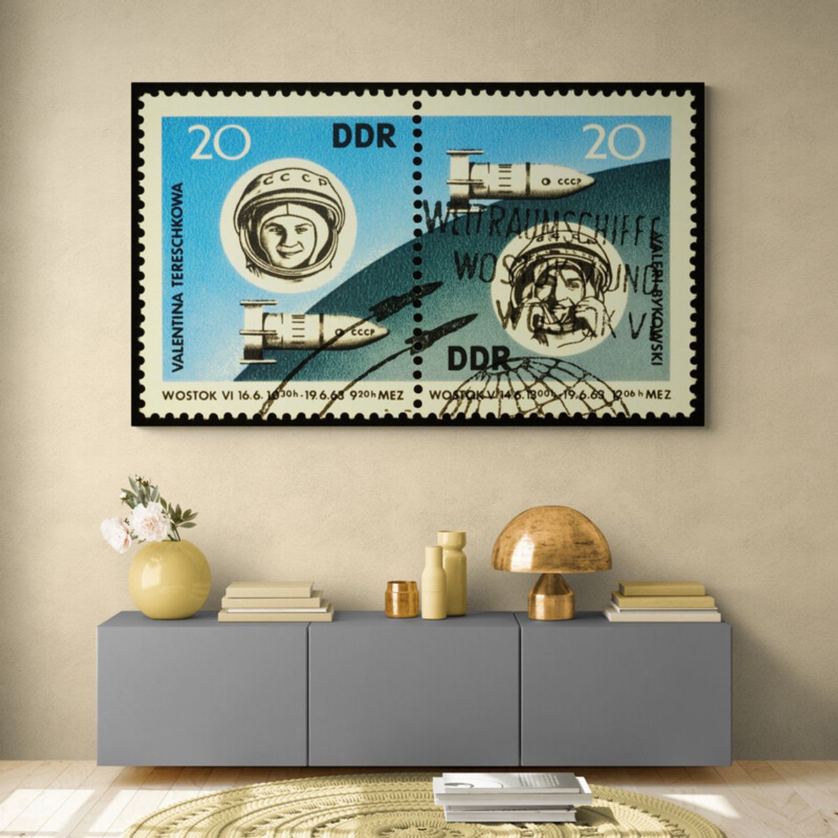 TAYRONA STORE - Cuadro En Lienzo Para Habitaciones Astronauta Estampillas 085 130x70cm