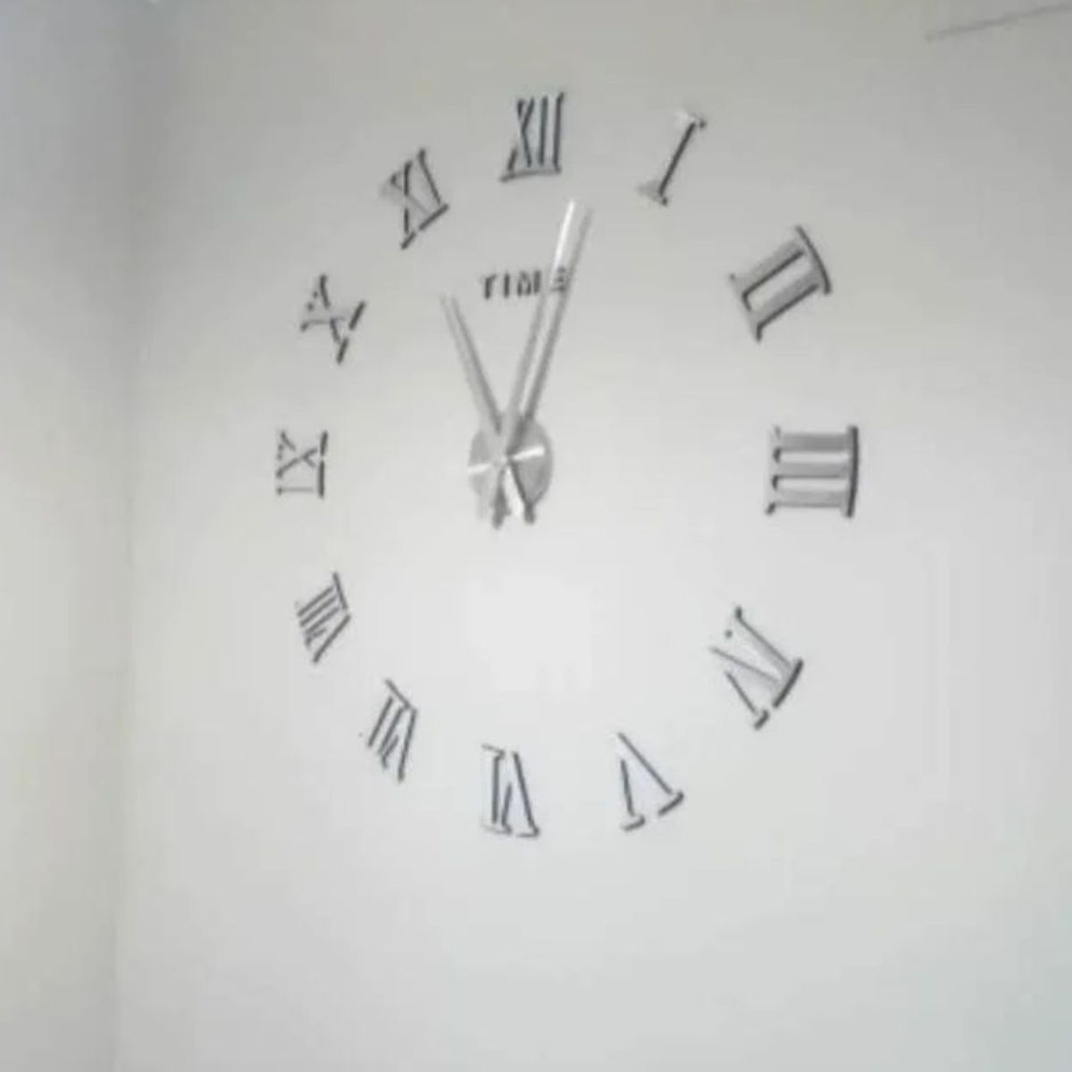 AMERICO SHOP - Reloj de Pared 3D Plateado Romano Decorativo Diseño Moderno