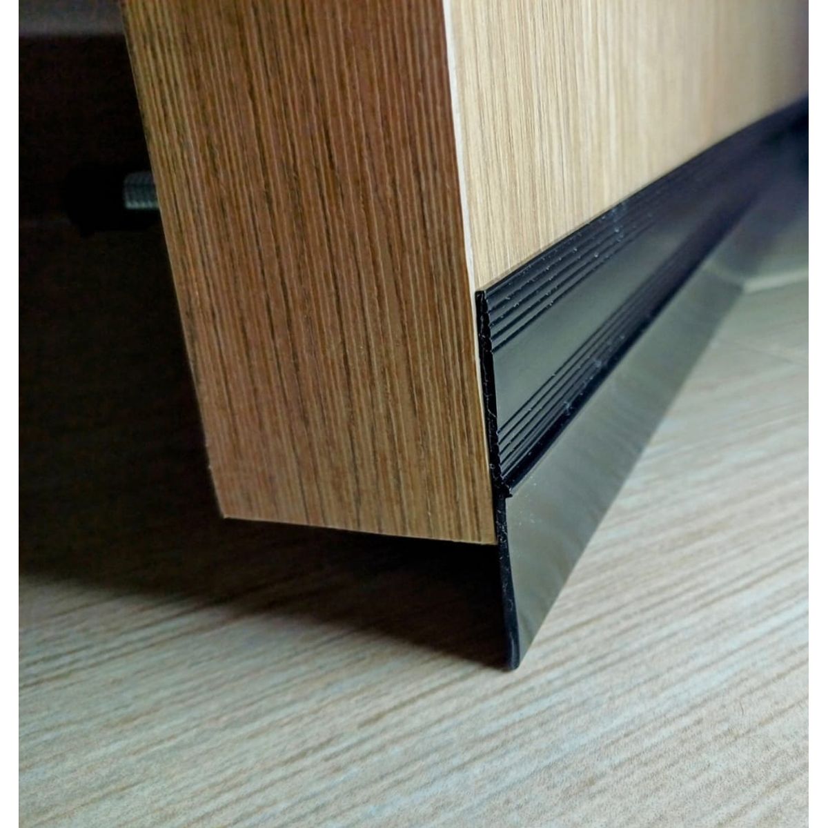 GENERICO - BURLETE PROTECTOR BAJO PUERTAS NEGRO