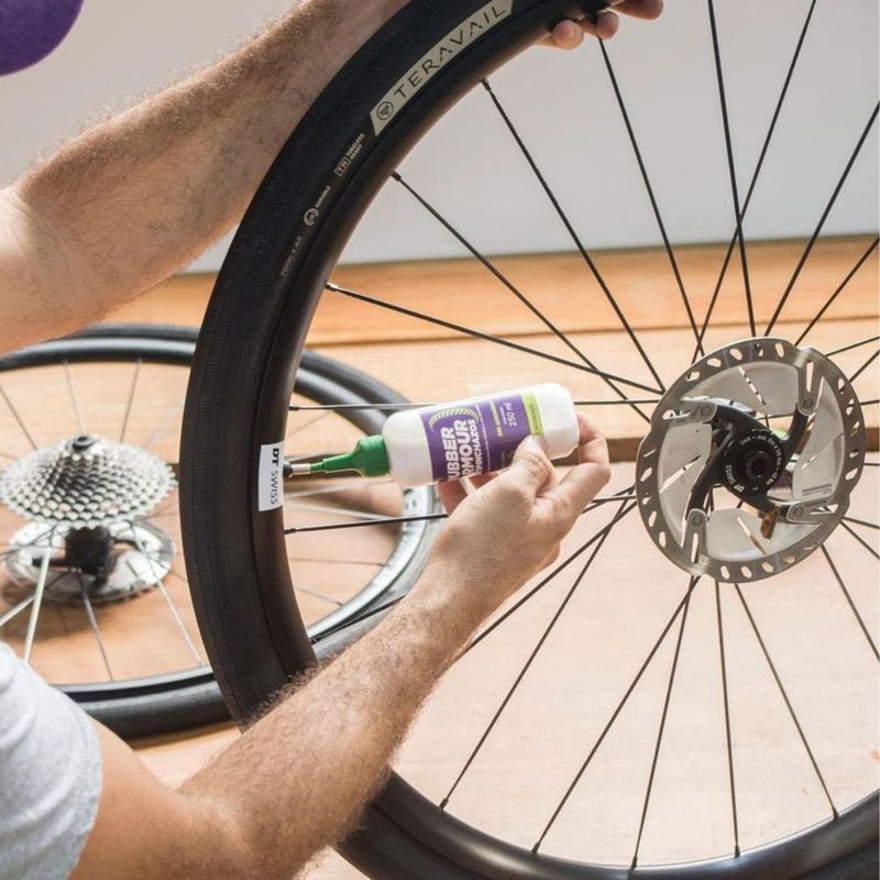 Antipinchazo Rubber Armour para llantas Tubeless 80ml GENERICO