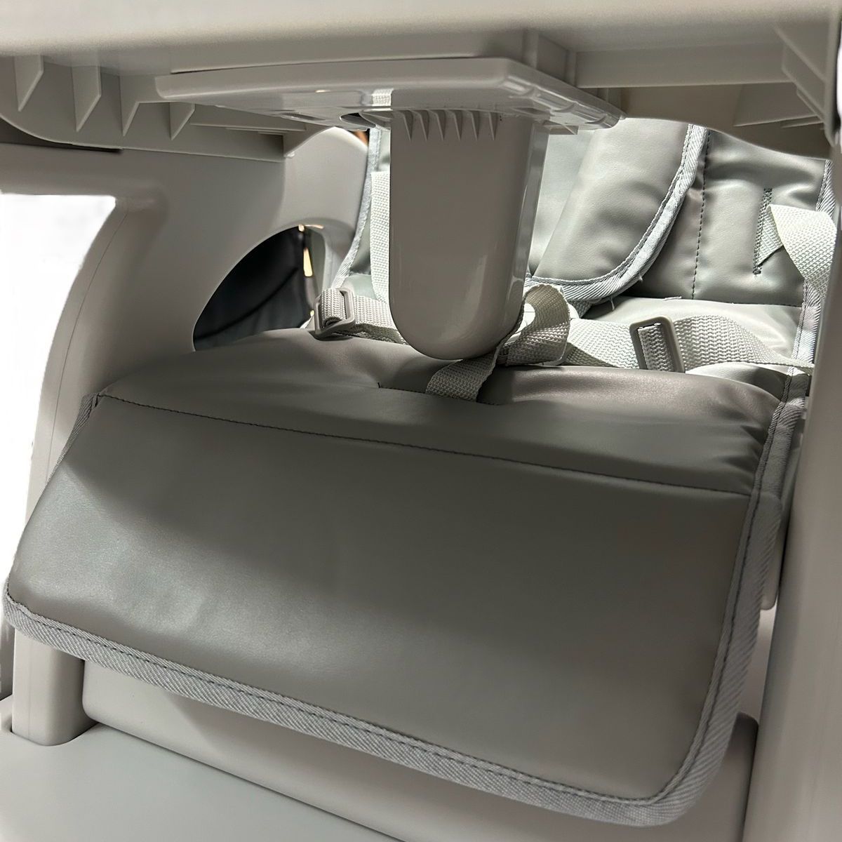 MAXIBABY - Silla Comedor Tipo Escritorio 2en1 Con Juguete Para Bebe