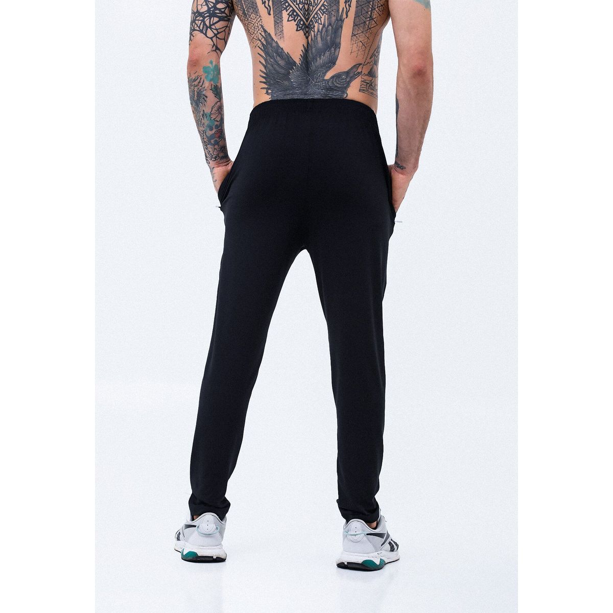 BELIFE - Jogger Deportivo Negro Fondo Entero Y Bolsillos Laterales Para Hombre Belife.-