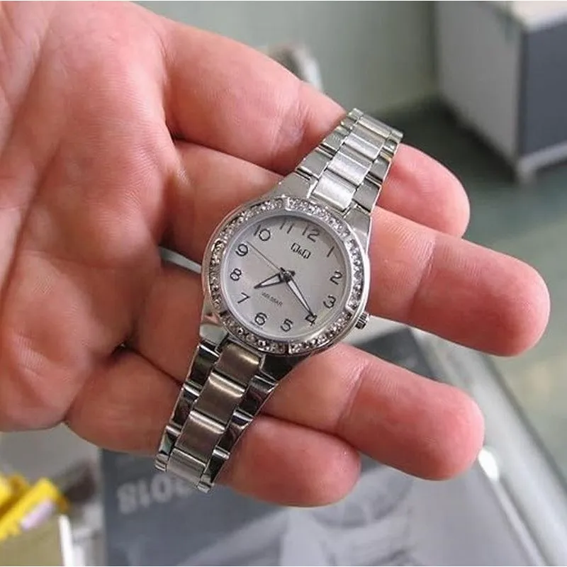 Reloj Dama Q&q Qyq Mujer Q691j214y Plateado Acero Estuche Q&Q