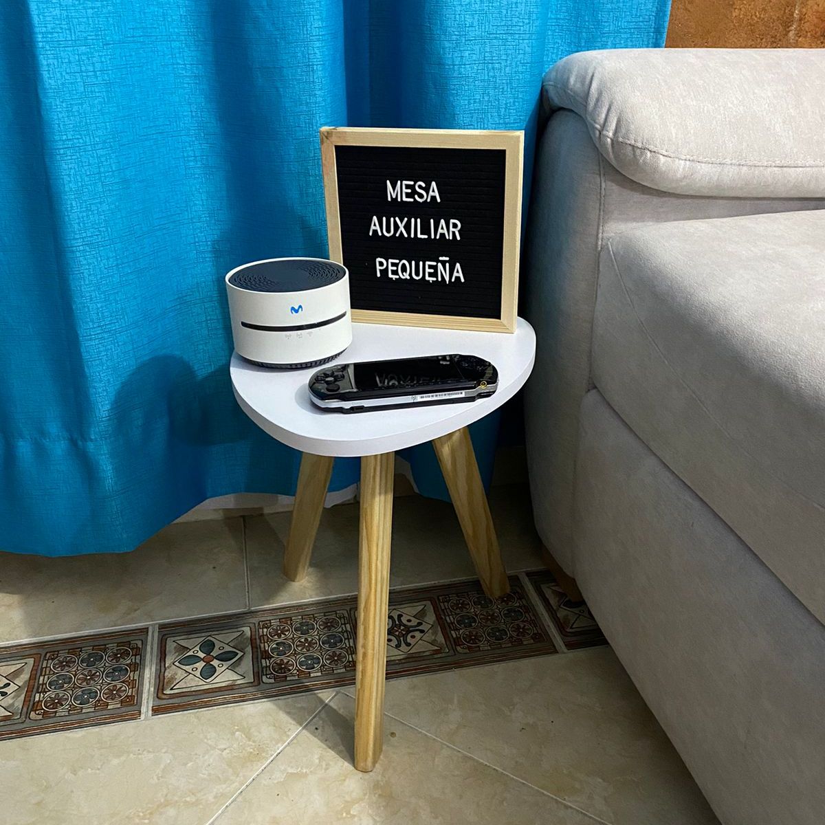 GENERICO - Mesa Auxiliar Centro Triangular Huevo Pequeña Blanco 30x35 cm