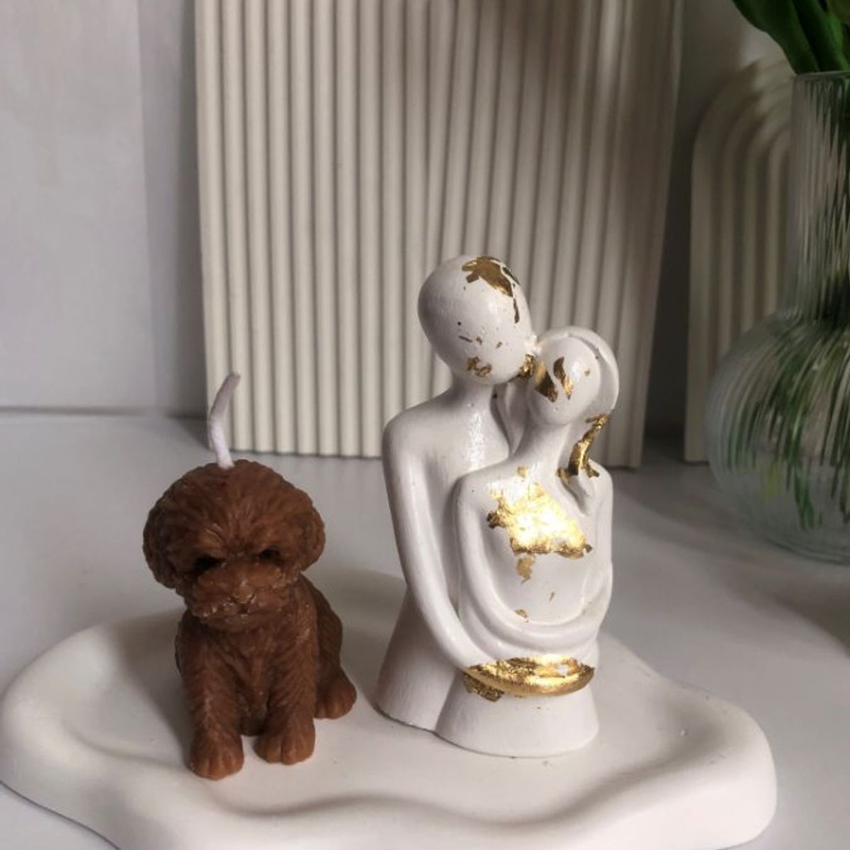 DECORACIONES ALE Y GABI - CENTRO DE MESA DECORATIVO ABRAZO Y PERRO MARRON