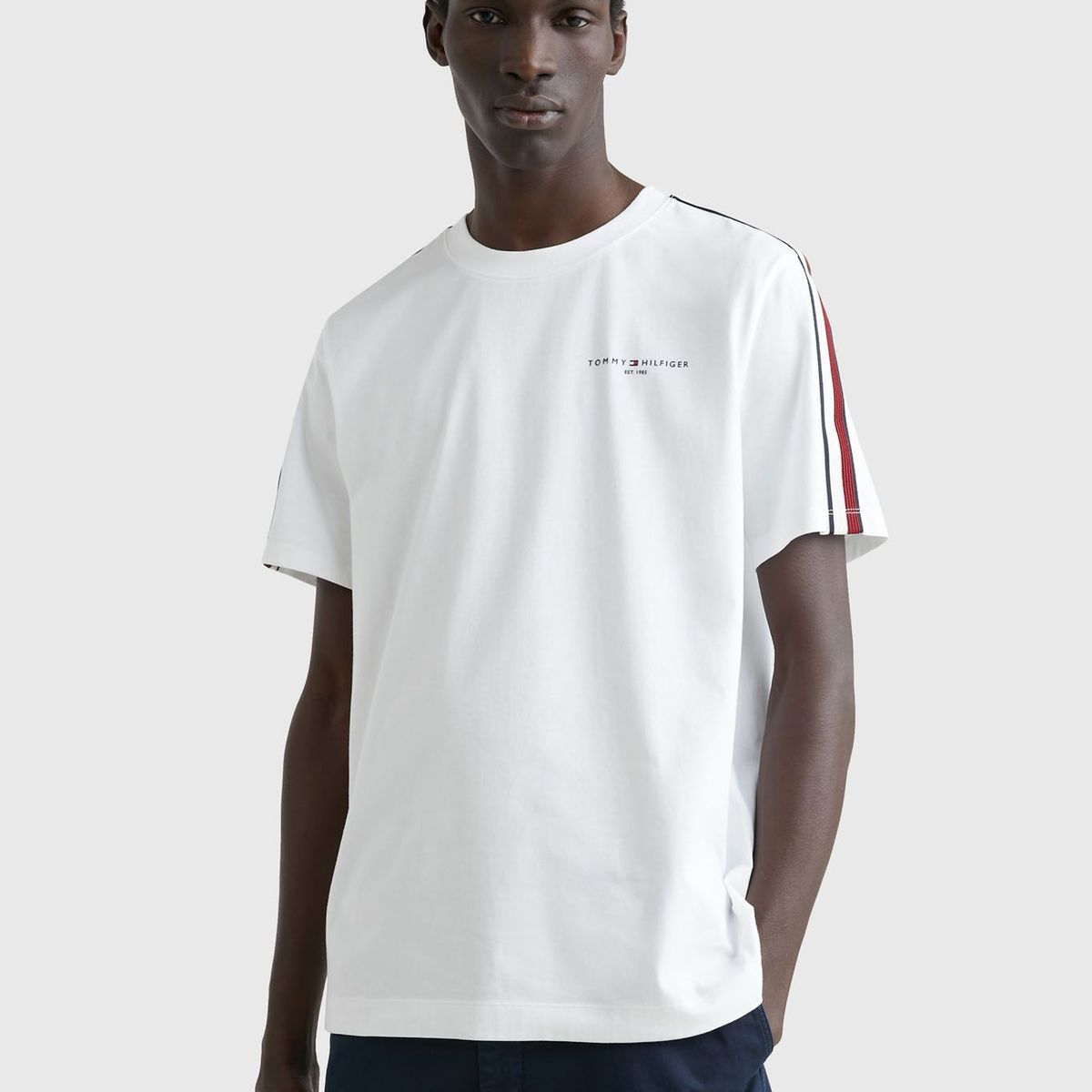 TOMMY HILFIGER - Camiseta Con Cinta Distintiva Hombre Blanco Tommy Hilfiger