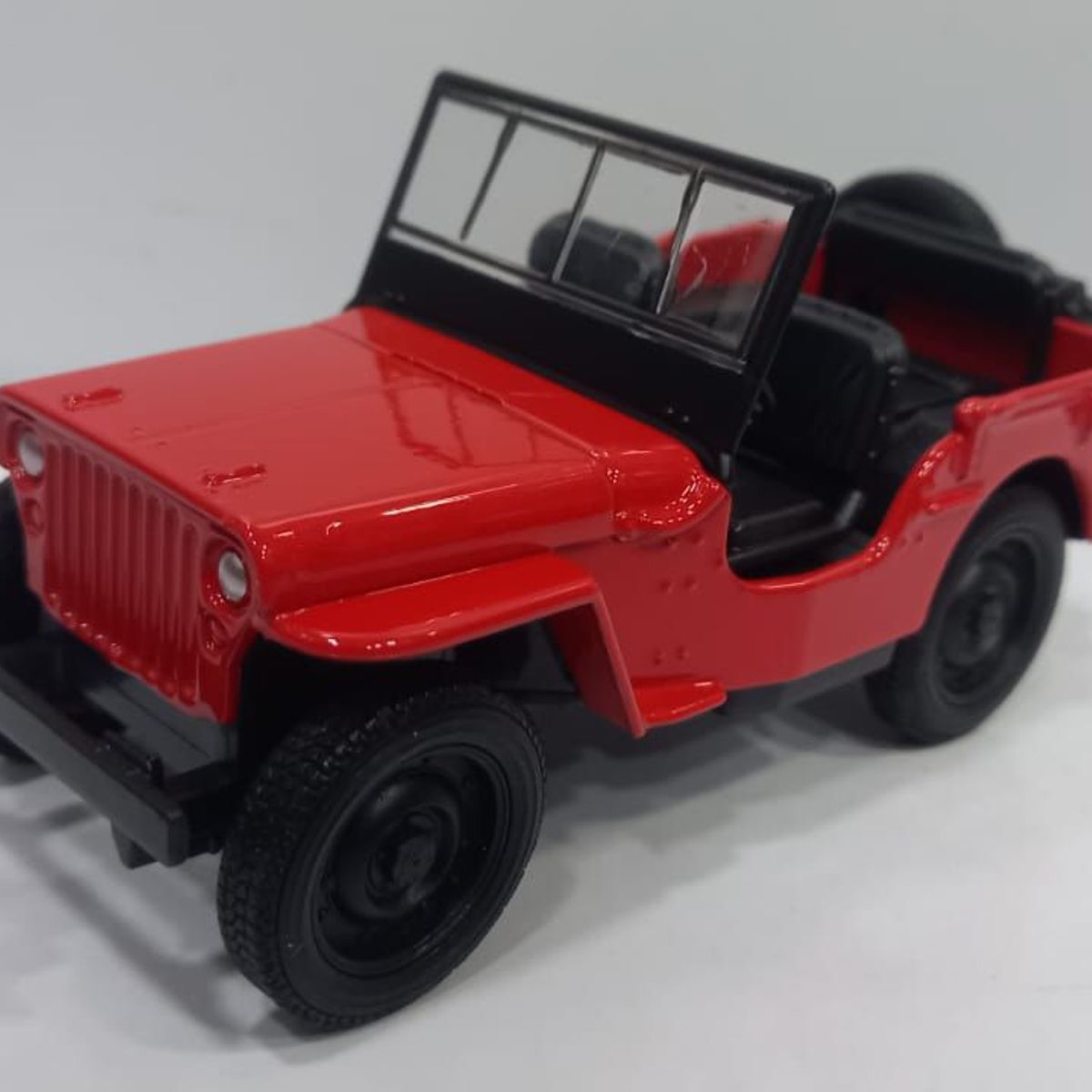 WELLY - CARRO JEEP WILLYS TAPA BAJA ROJO A ESCALA 134 DE COLECCIÓN