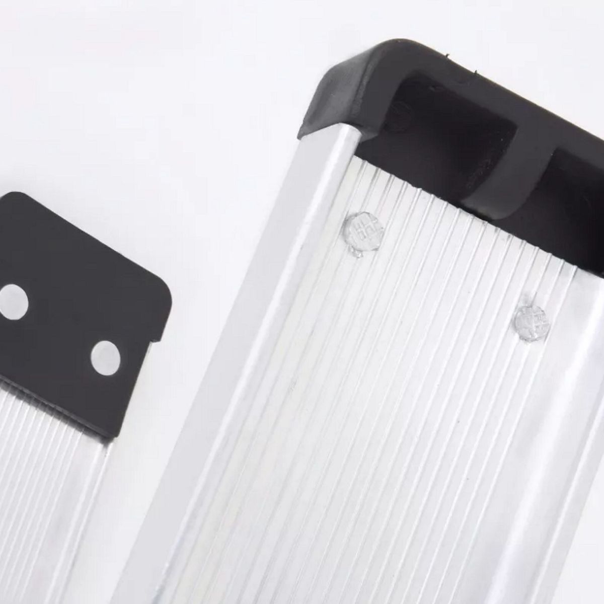 ESCALERAS DE COLOMBIA - Escalera Certificada Tipo Sencilla En Aluminio 6 pasos / 1.80 Metros 136 Kg.