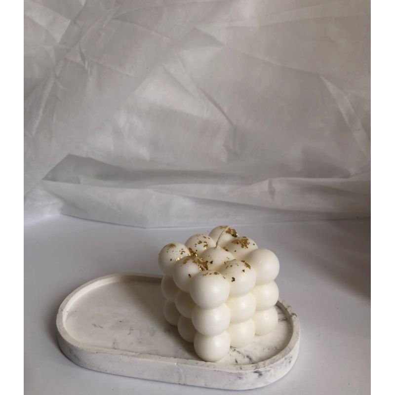 DECORACIONES ALE Y GABI - Vela Aromatica Bubble Blanca Dorada Y Base Decorativa Ovala