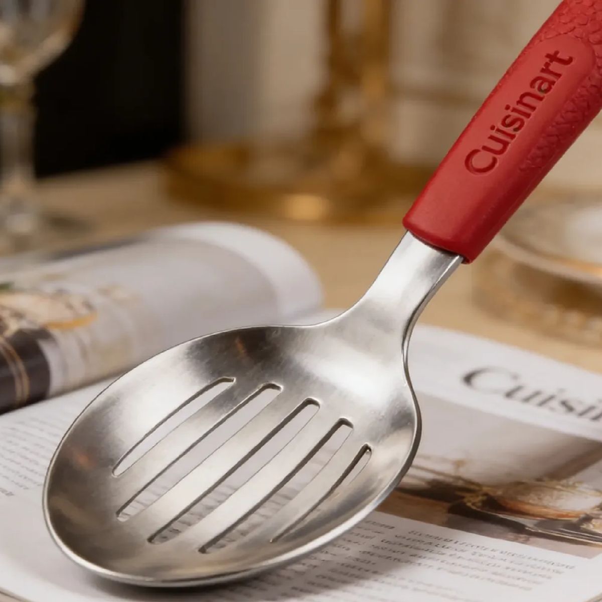 CUISINART - Cuchara Ranurada Roja De Acero Inoxidable Cuisinart